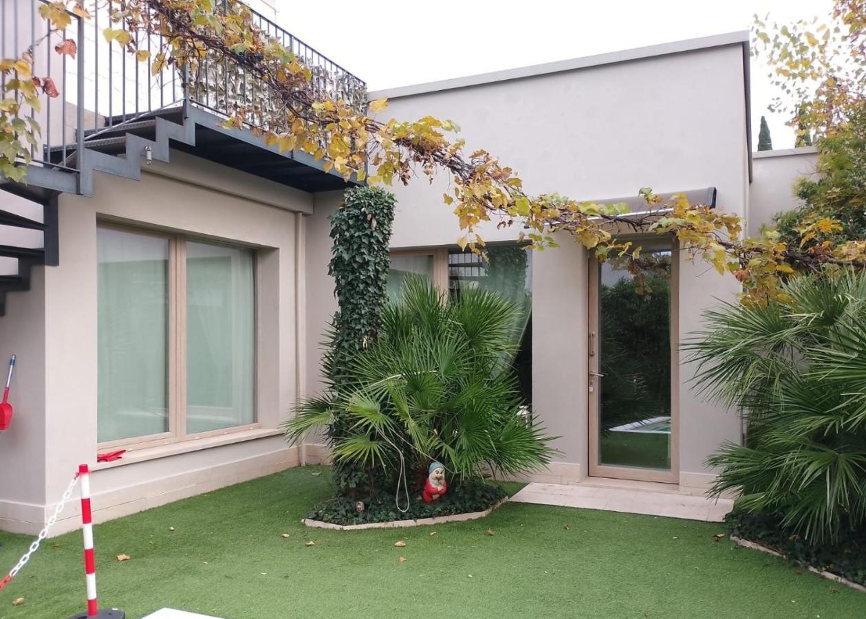 Suite Mimosa Con Piscina - Affitti Brevi Italia Sirmione Eksteriør billede