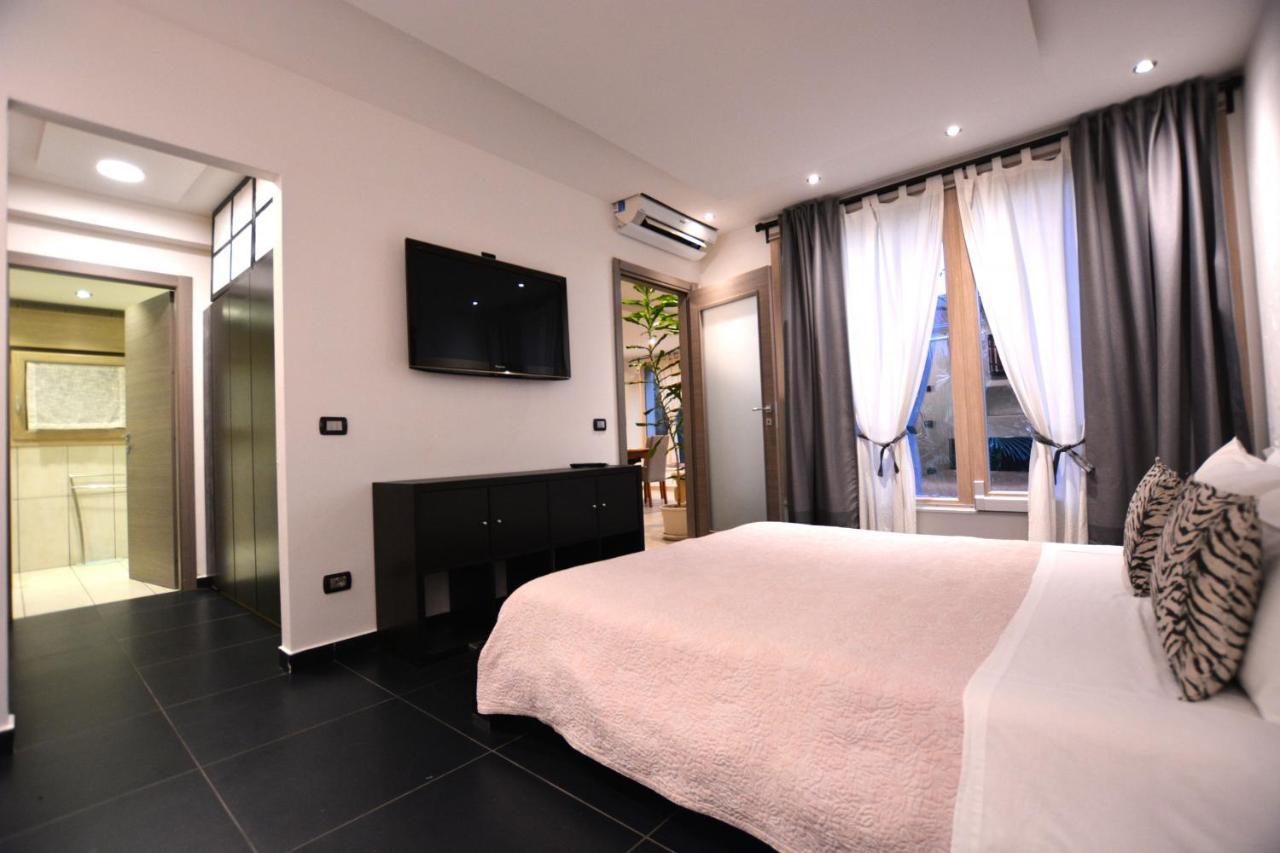 Suite Mimosa Con Piscina - Affitti Brevi Italia Sirmione Eksteriør billede