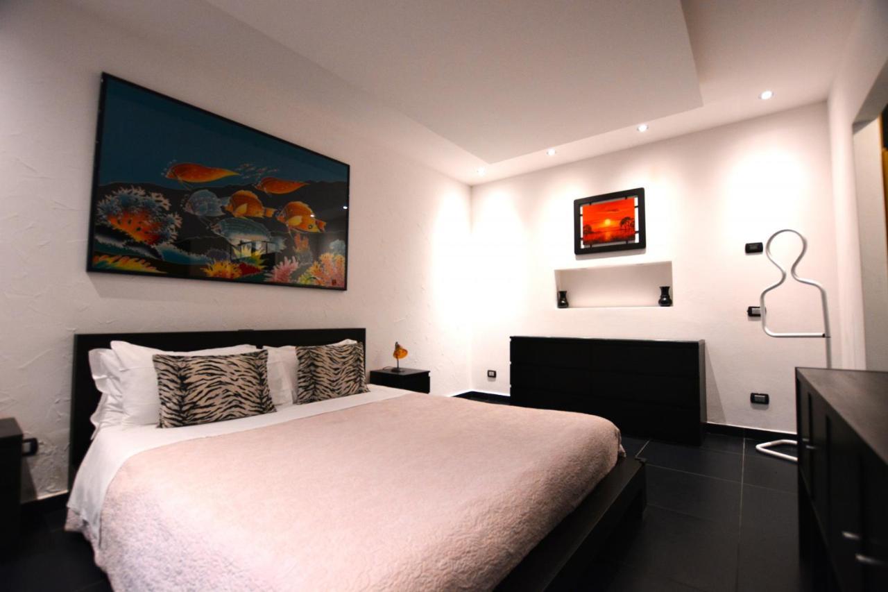 Suite Mimosa Con Piscina - Affitti Brevi Italia Sirmione Eksteriør billede
