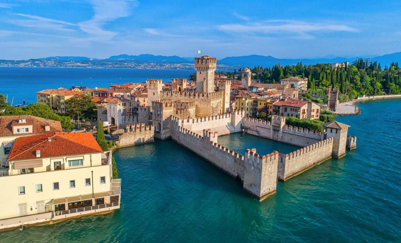 Suite Mimosa Con Piscina - Affitti Brevi Italia Sirmione Eksteriør billede